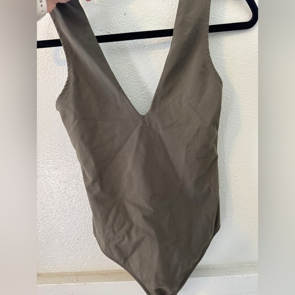 Like new intimately free people Olive Green body suit sz XS - Picture 2 of 5